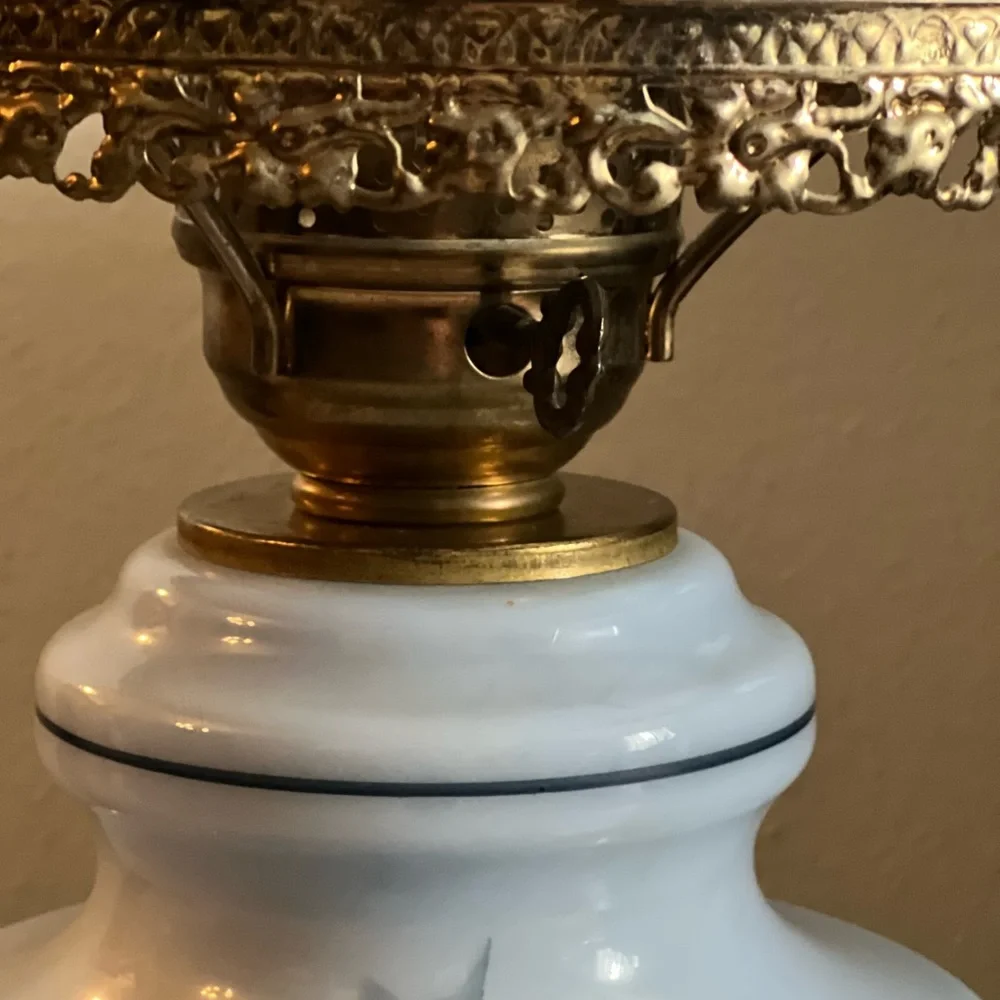 1972 Vintage Lamp Like New with glass screen and base Sold by EF & EF Industries - Picture 3 of 6